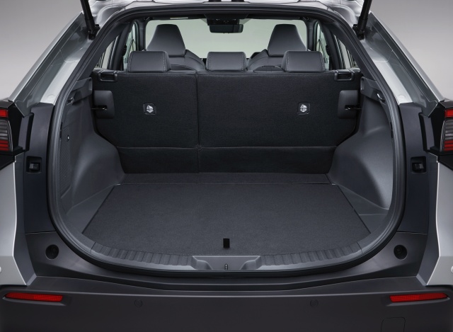 トヨタ bZ4Xのトランクスペースの画像