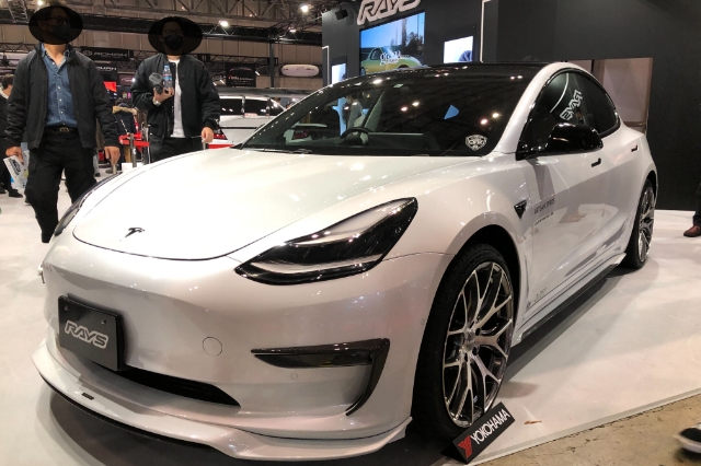 テスラ モデル3のカスタムカー写真