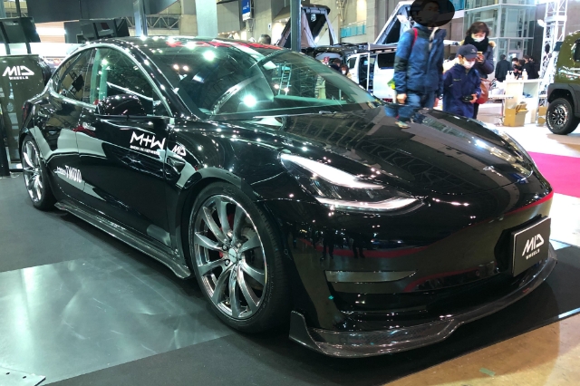 テスラ モデル3のカスタムカー写真