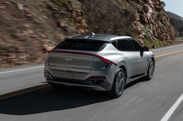 EV6(KIAのEV)のリアビューの写真