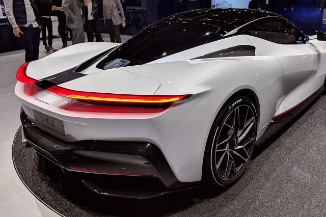 Battista（pininfarinaのEV）の内観写真