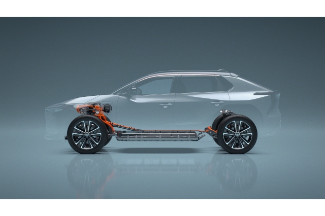 bZ4X（トヨタのEV）のバッテリーとモーターのスケルトン写真