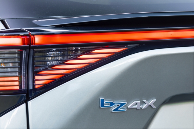 bZ4X（トヨタのEV）のテールランプ写真