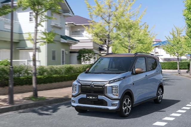 eKクロスEV（三菱自動車のEV）の外観写真