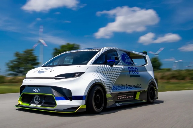 フォード(FORD) Ford Pro Electric SuperVan