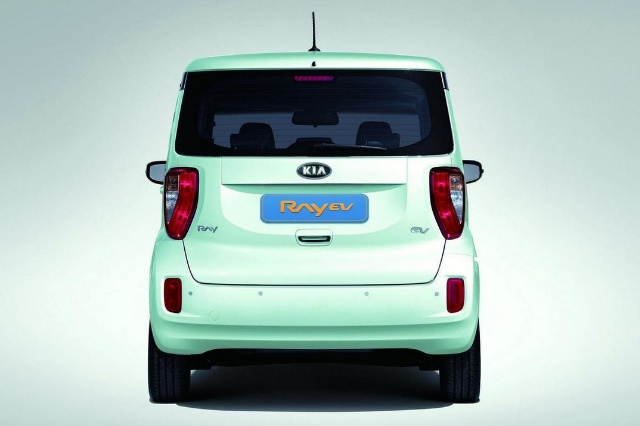 RayEV（KIAのEV)のリアビューの写真