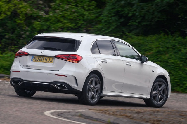 A250 ePHEV（メルセデスのPHEV）のリアビュー写真