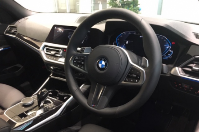330e M Sports（BMWのPHEV)の内観の写真