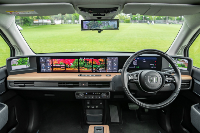 HONDA e（HONDAのEV）インテリアの写真