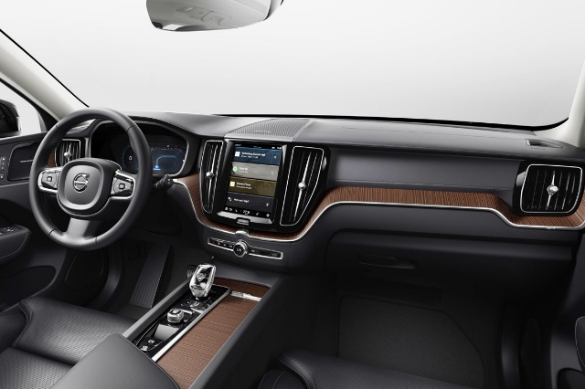 XC90リチャージ アルティメイトT8 AWD プラグインハイブリッド（ボルボのEV)の内観の写真