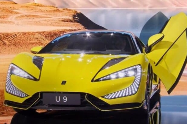 仰望(ヤンワン)U9（BYDのEV)の外観の写真