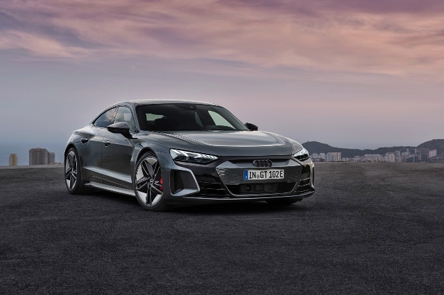 アウディ(Audi) RS e-tron GT