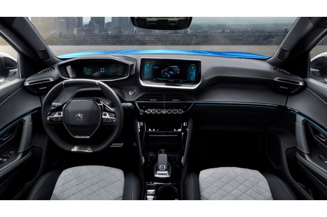 SUV e-2008（プジョーのEV）インテリアの写真