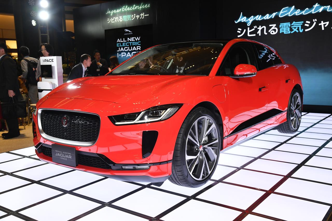 【ニュース】
刺激的!
ジャガー初のフルバッテリーEV
SUV「I-PACE（アイ ペイス）」
デビュー!!
