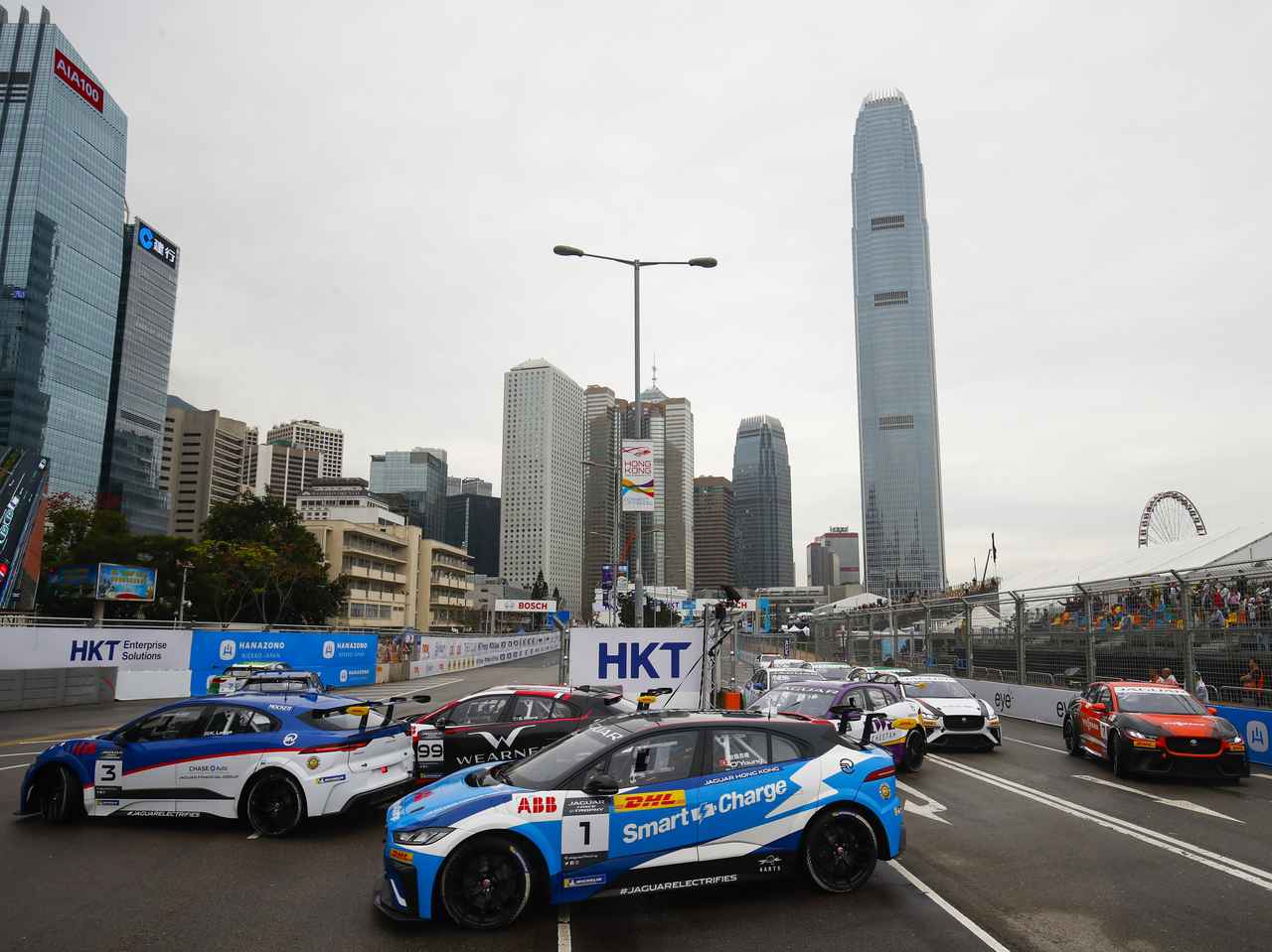 【フォーミュラEって何？⑦】画期的な電気自動車「ジャガー I-PACE」のワンメイクレースを併催【モータースポーツ】