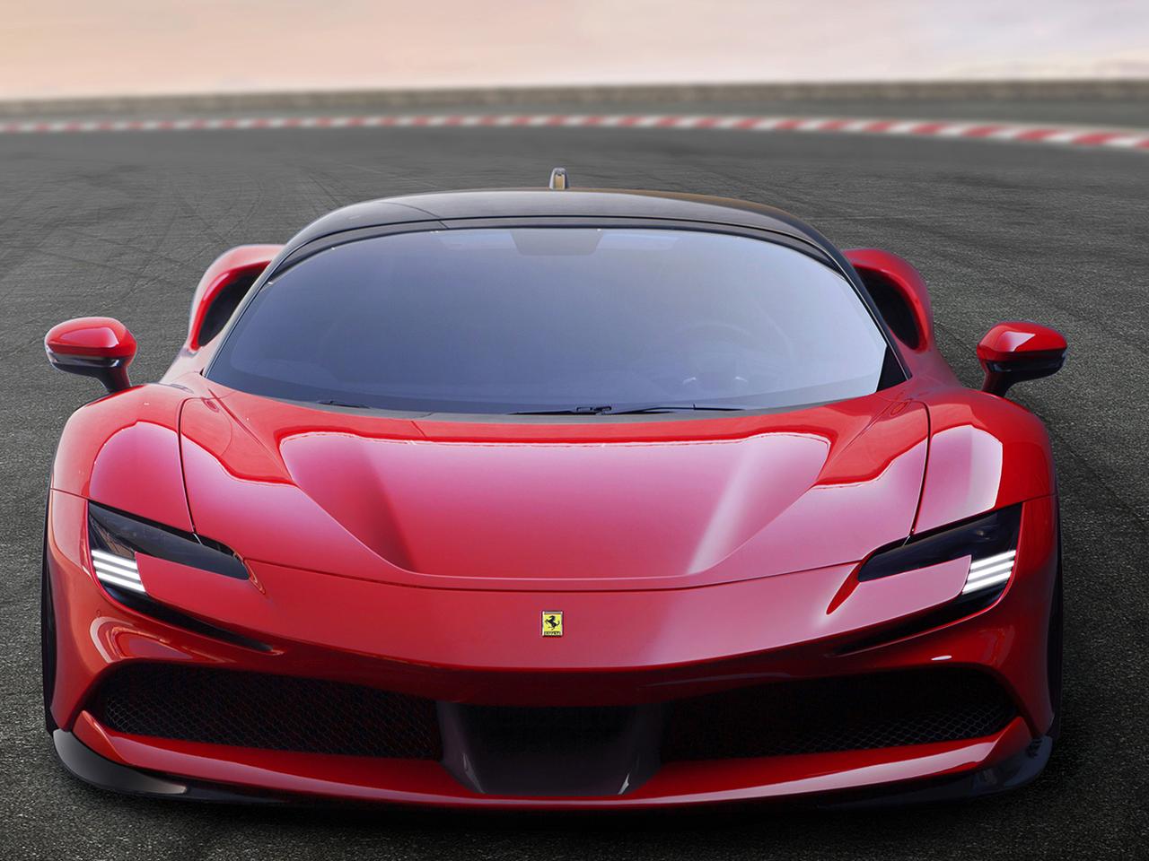 フェラーリ初のPHEV「SF90ストラダーレ」登場、最高出力1000ps、0→100km／h加速2.5秒の超スーパーカー