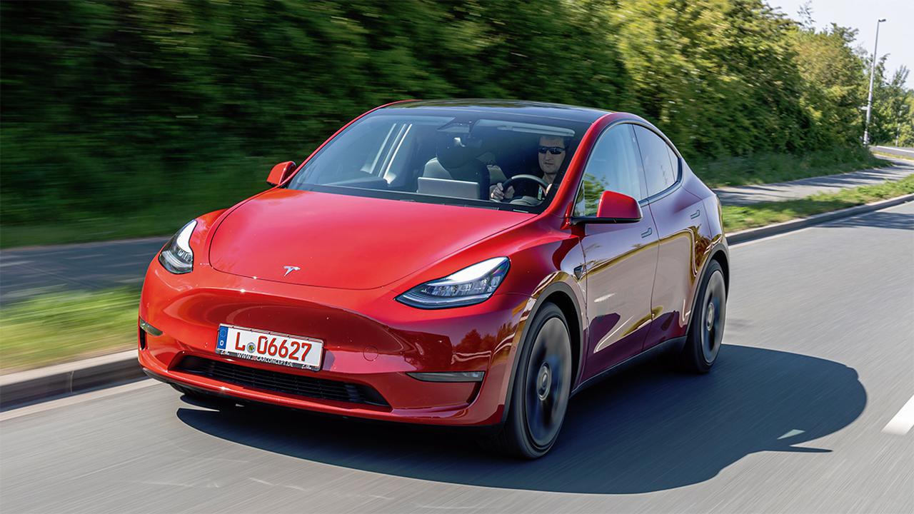 【海外試乗】テスラ モデルYは積極的な走りとスムーズな加速が楽しめる電動ミッドサイズSUV