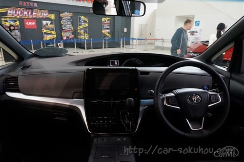 HVもオシャレになった!エスティマ ハイブリッドの内装レビュー