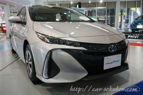 新型プリウスPHV Sグレードの外装レビュー【実車画像で特徴を徹底解説】
