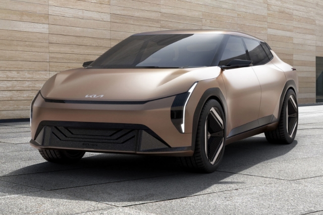 キア(起亜自動車)EV4 Concept
