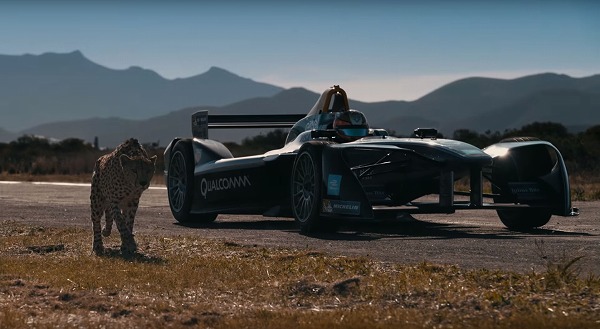 ある意味最強のドラッグレースバトル。フォーミュラE vs チーターのかなりイケてる件【動画有】