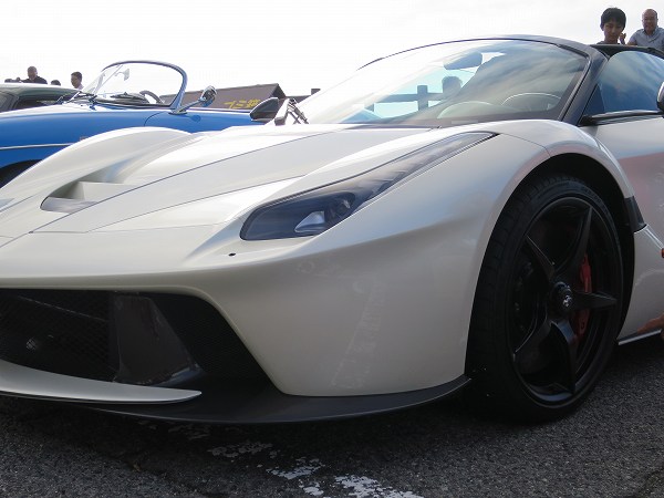フェラーリが遂にオールEVモデルに手を付ける。ライバルはテスラ？