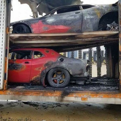 電気系統が問題？アメリカにて、搬送中の新車3台のダッジ「チャレンジャーSRTデーモン」が炎上