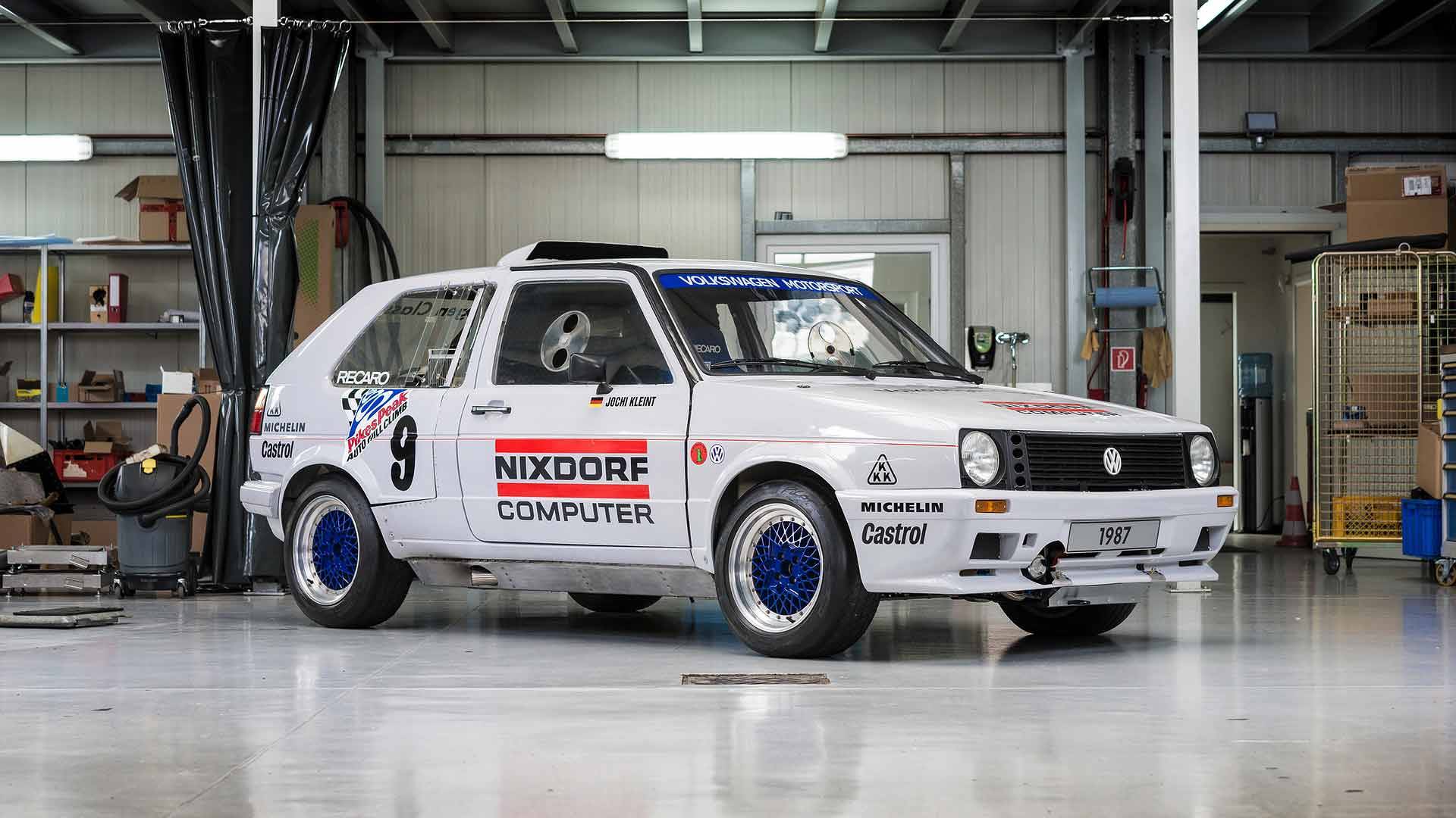 VWが30年前の「ツインエンジン変態ゴルフGTI」をレストアしパイクスピークへ挑戦